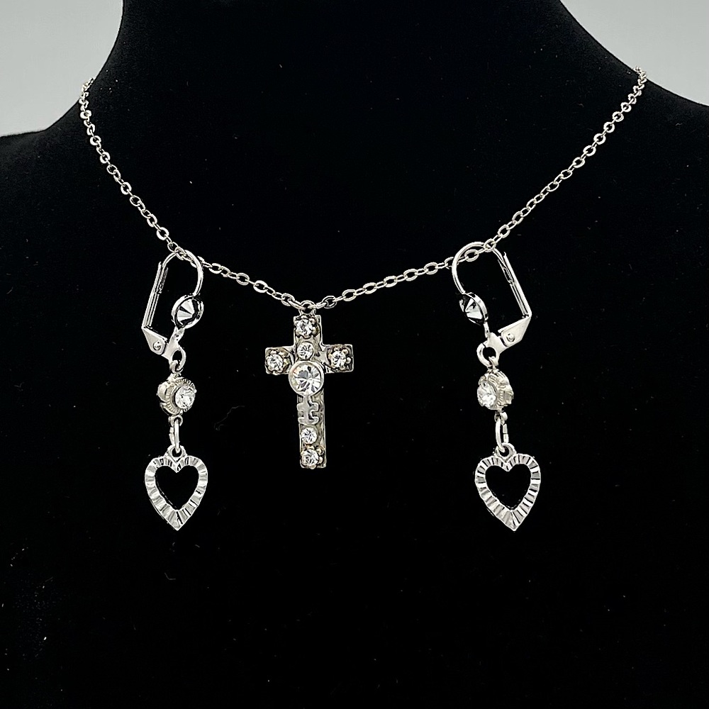 Belladonna jewelry set.Made in Canada
